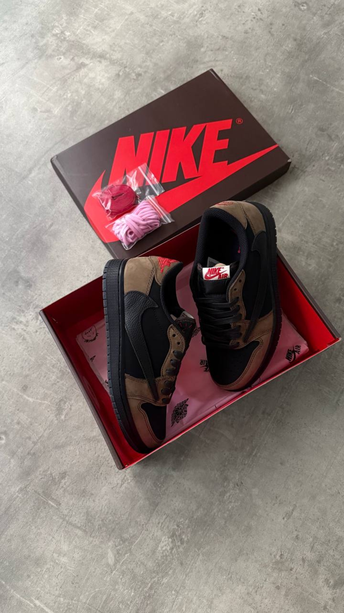 Air Jordan 1 Low Travis Scott “Velvet Brown”