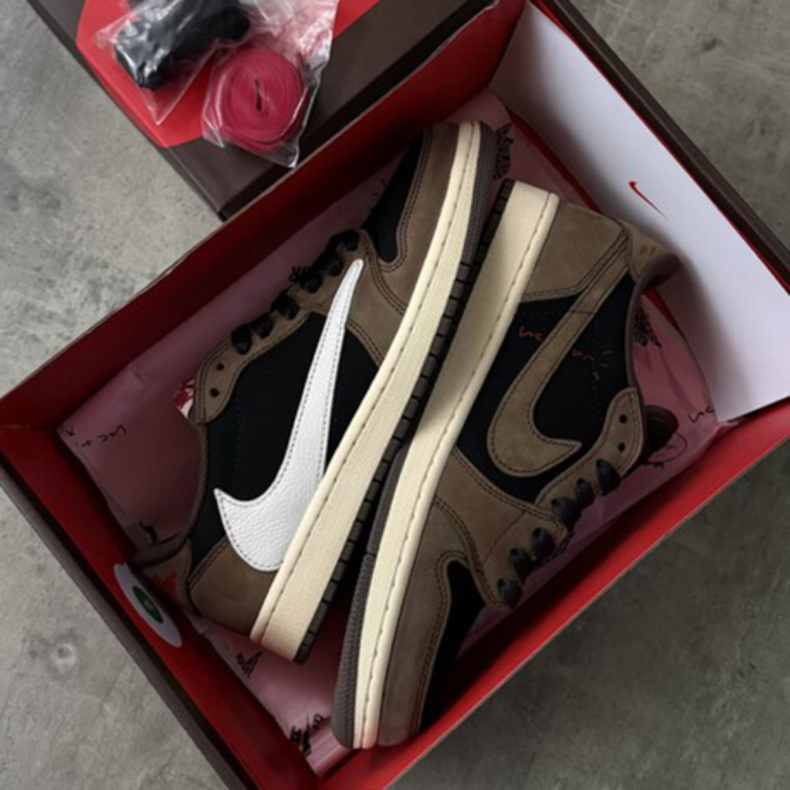 Air Jordan 1 Low OG x “Travis Scott  Dark Mocha”
