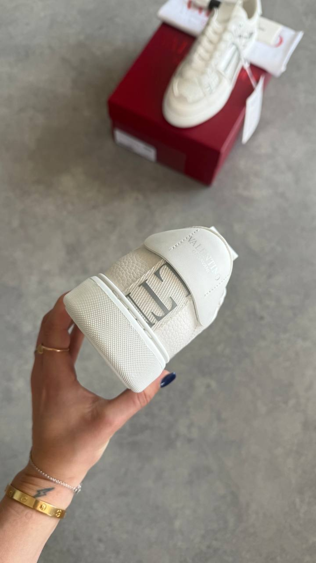 Valentino Garavani VL7N Signature Sneaker 2