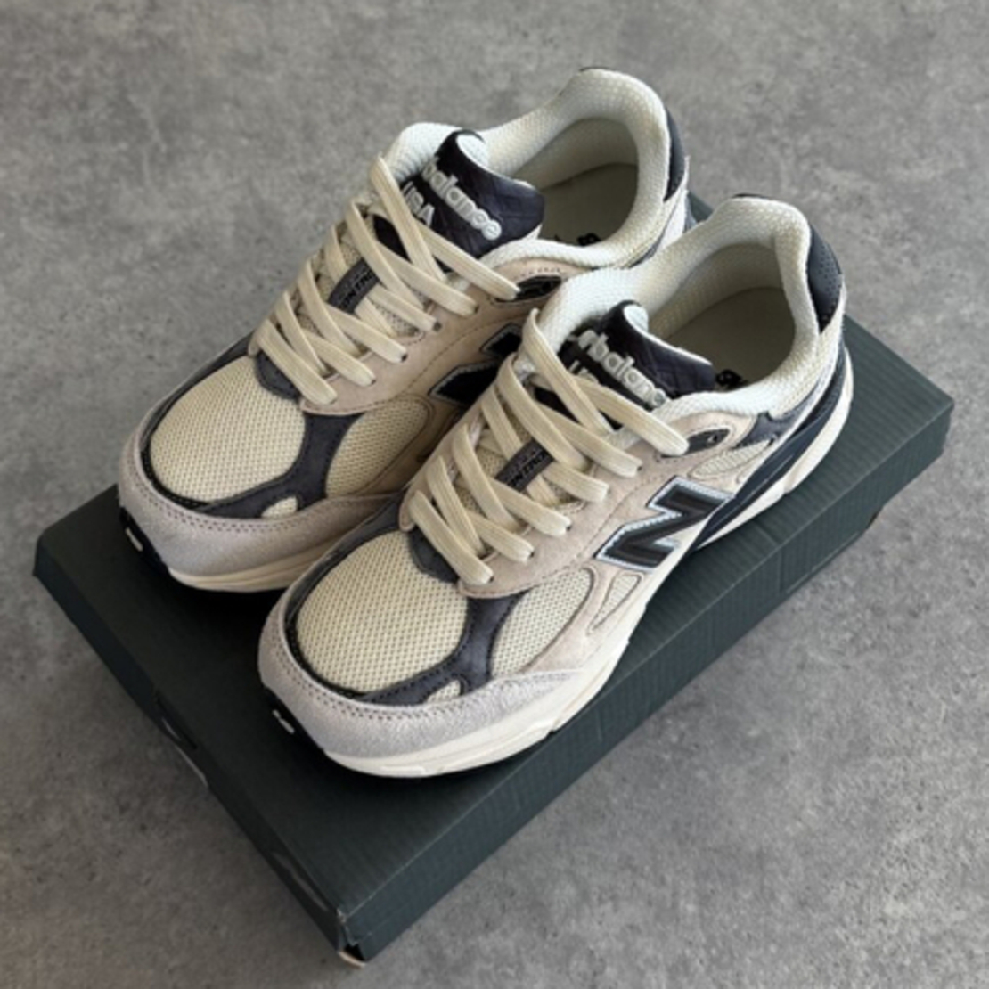 New Balance 990 v3  Moonbeam