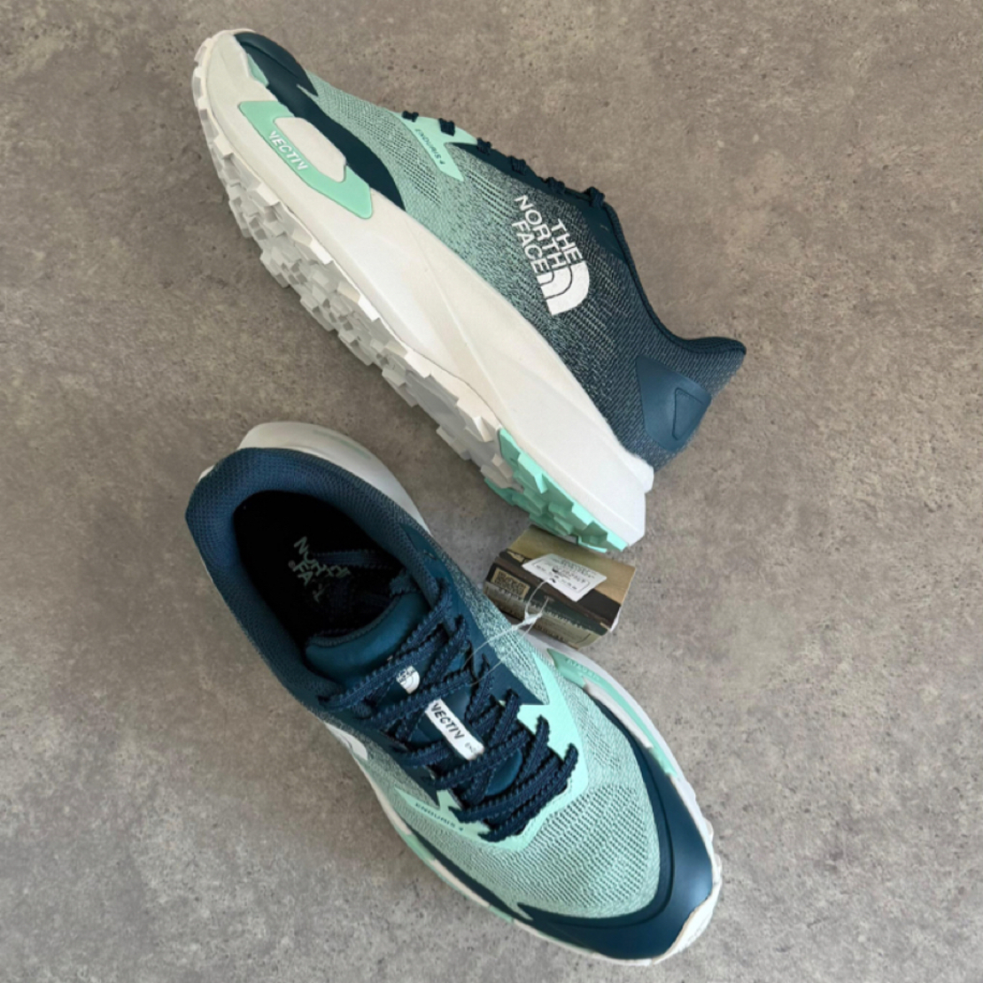 The North Face Vectiv Enduris 4 "BRIGHT FOAM/MIDNIGHT"