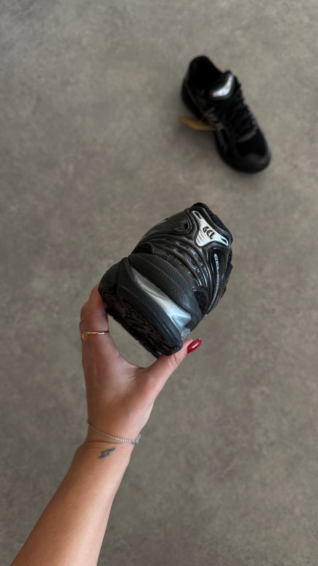 Asics Gel-Kayano Black