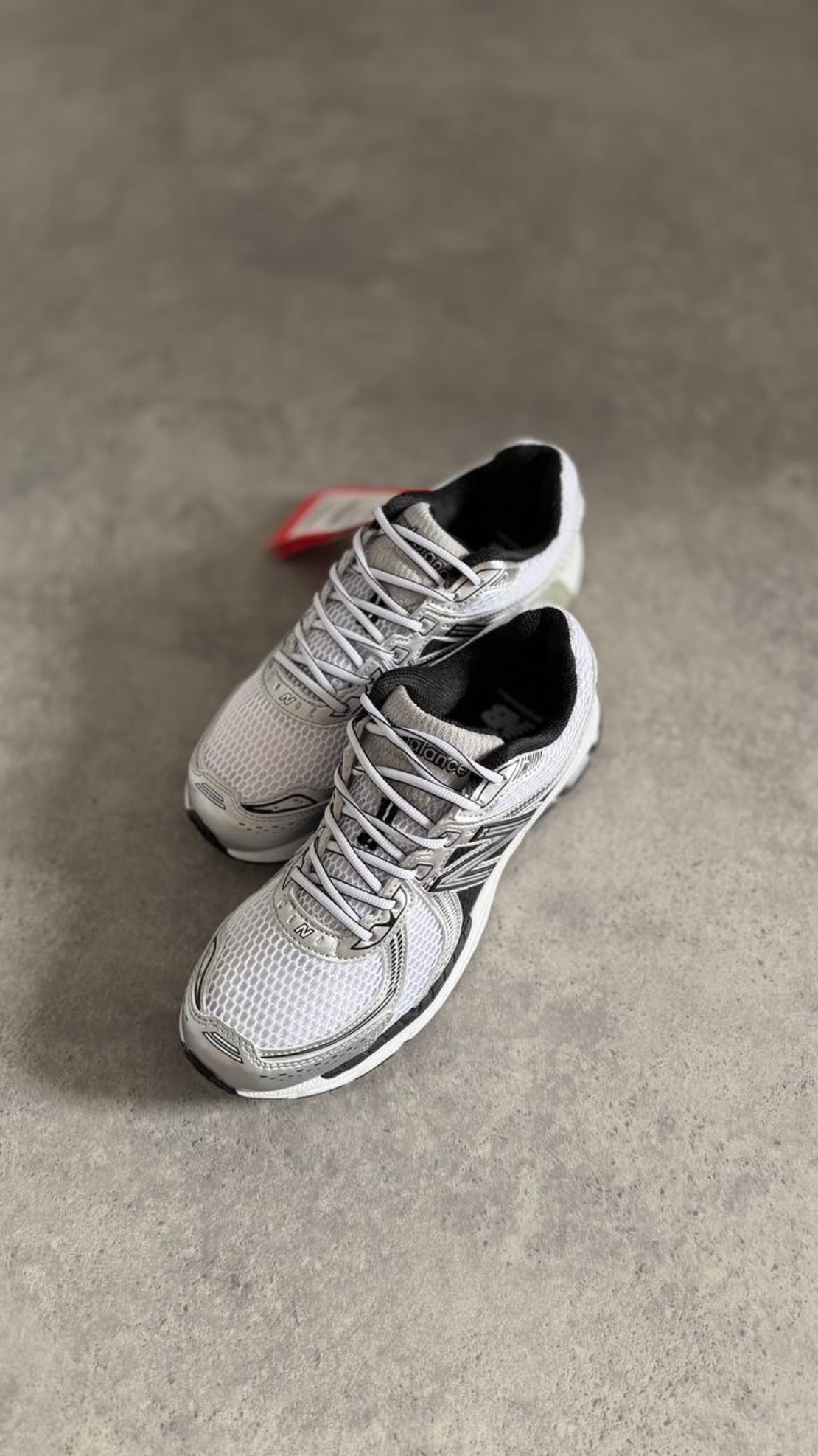 New Balance 860v2 