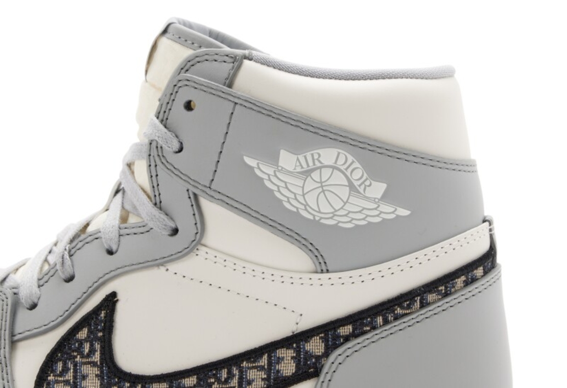 Air Jordan 1 x Dior (Full Box)