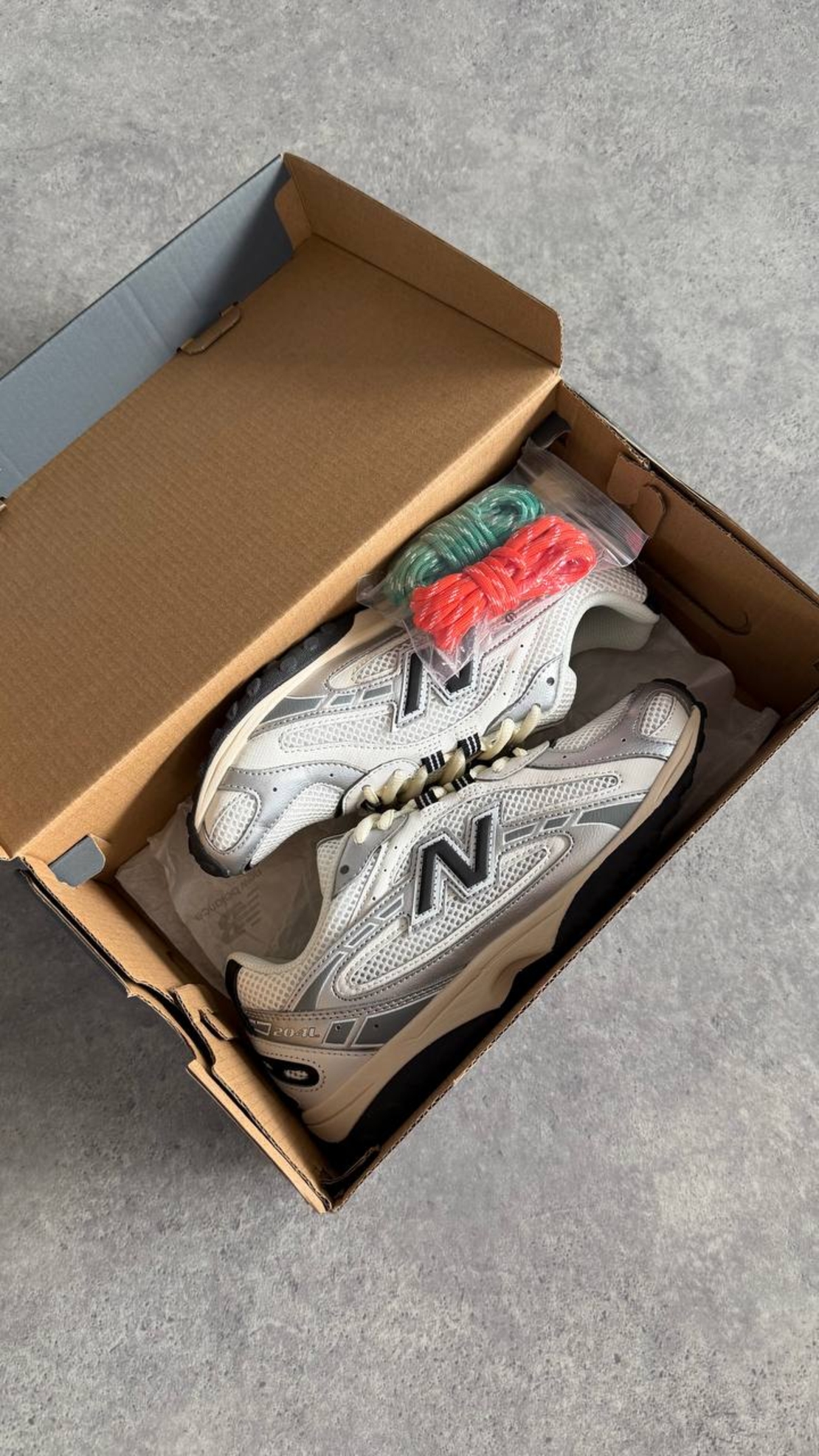 New Balance 204L “Silver Metallic”