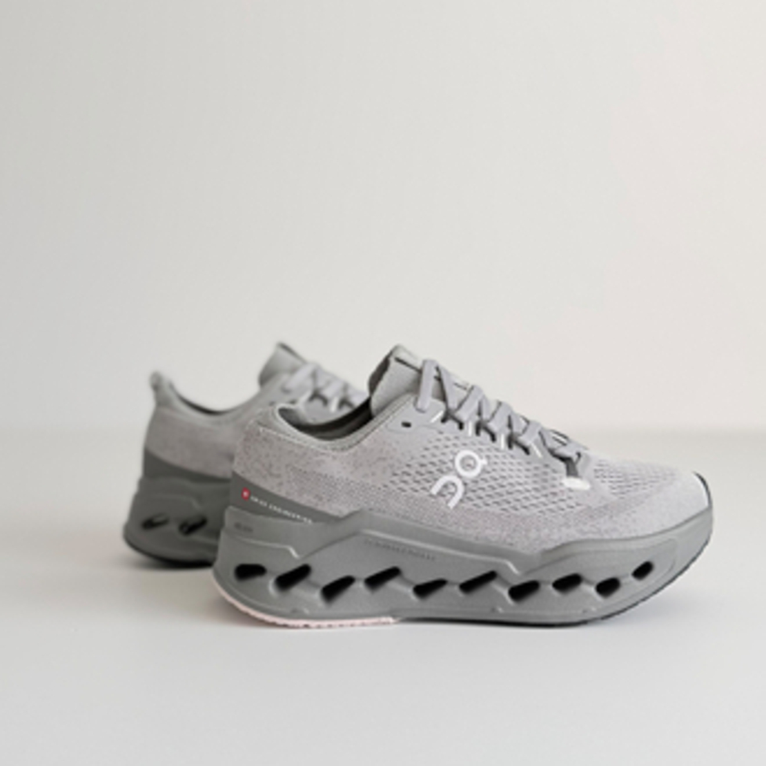 On Running Cloudsurfer Max Alloy