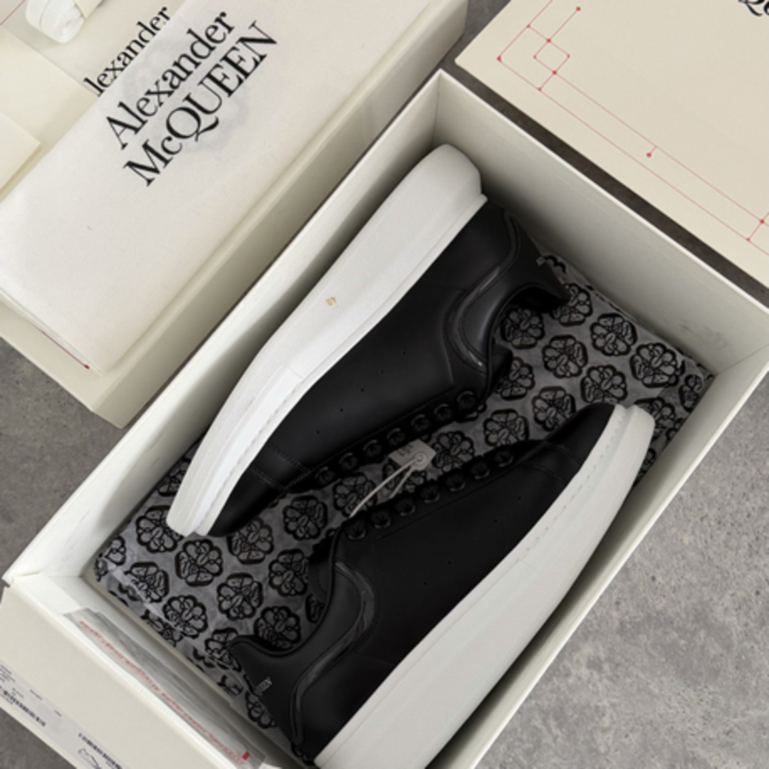 Mcqueen Black & White Premium Men