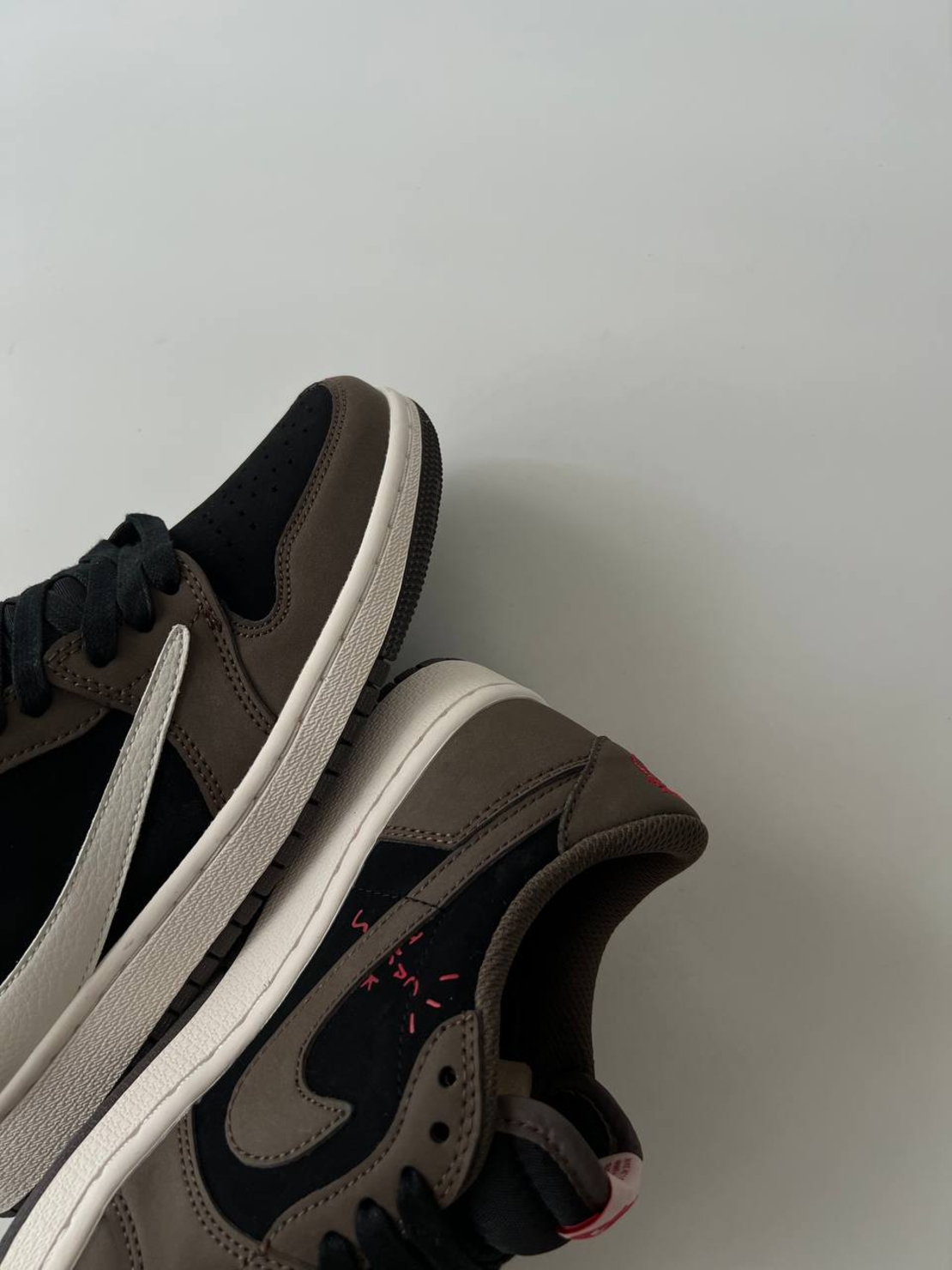 Air Jordan 1 Low X Travis Scott “Dark Mocha”
