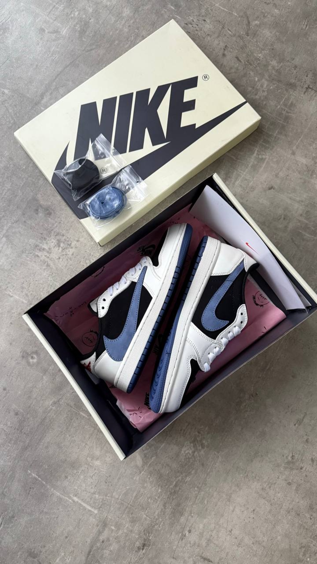 Travis Scott X Air Jordan 1 Retro Low “Blue”