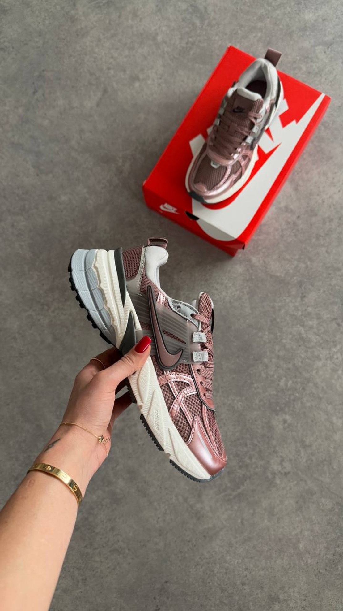 Nike V2K RUN 