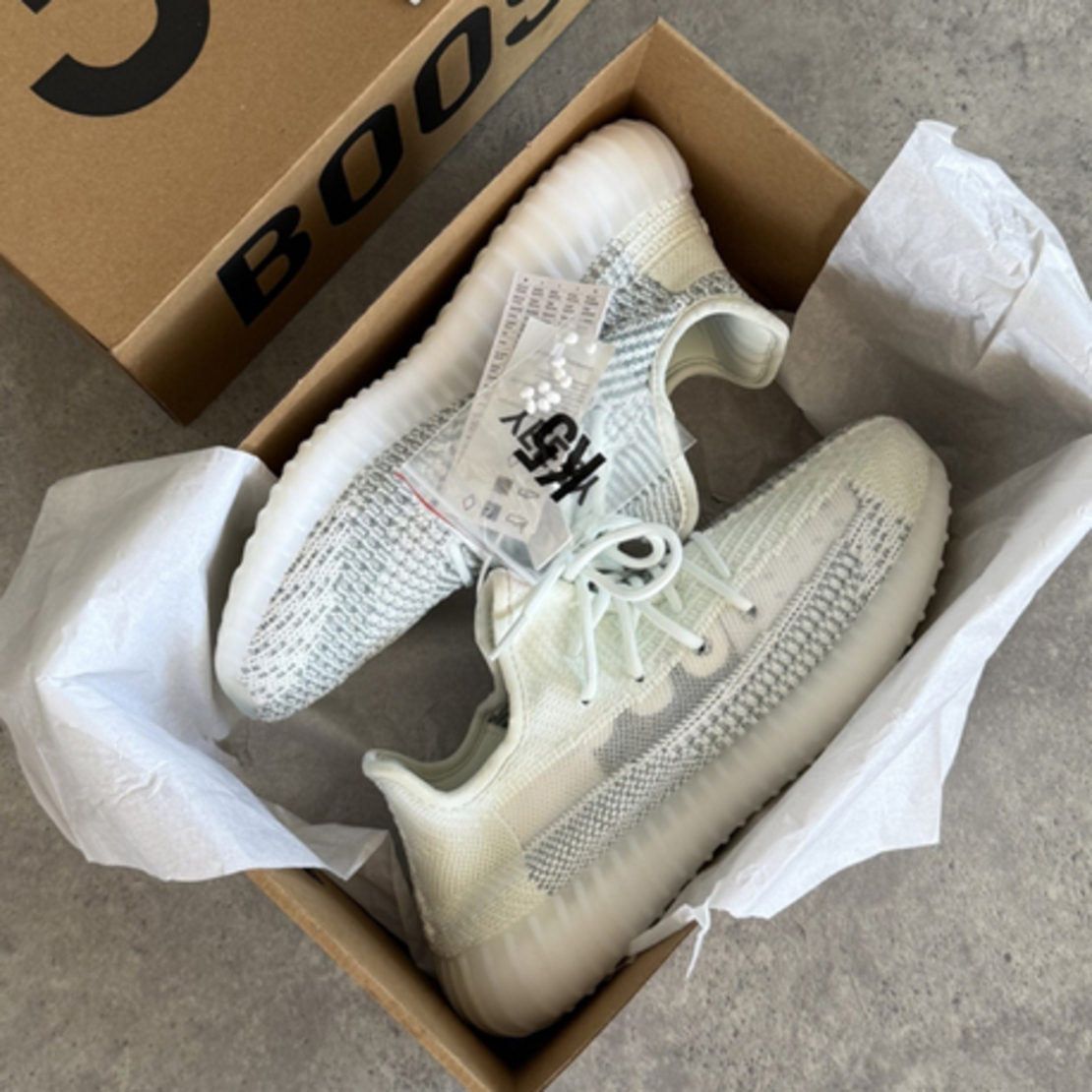 Yeezy Boost 350 V2 Cloud White