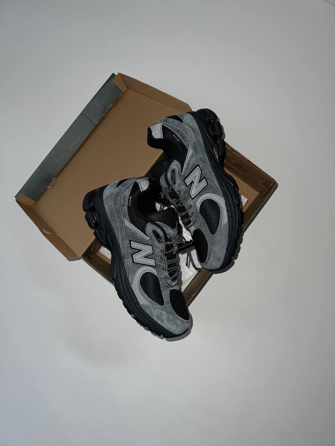 New Balance 2002R Gore-Tex  Charcoa