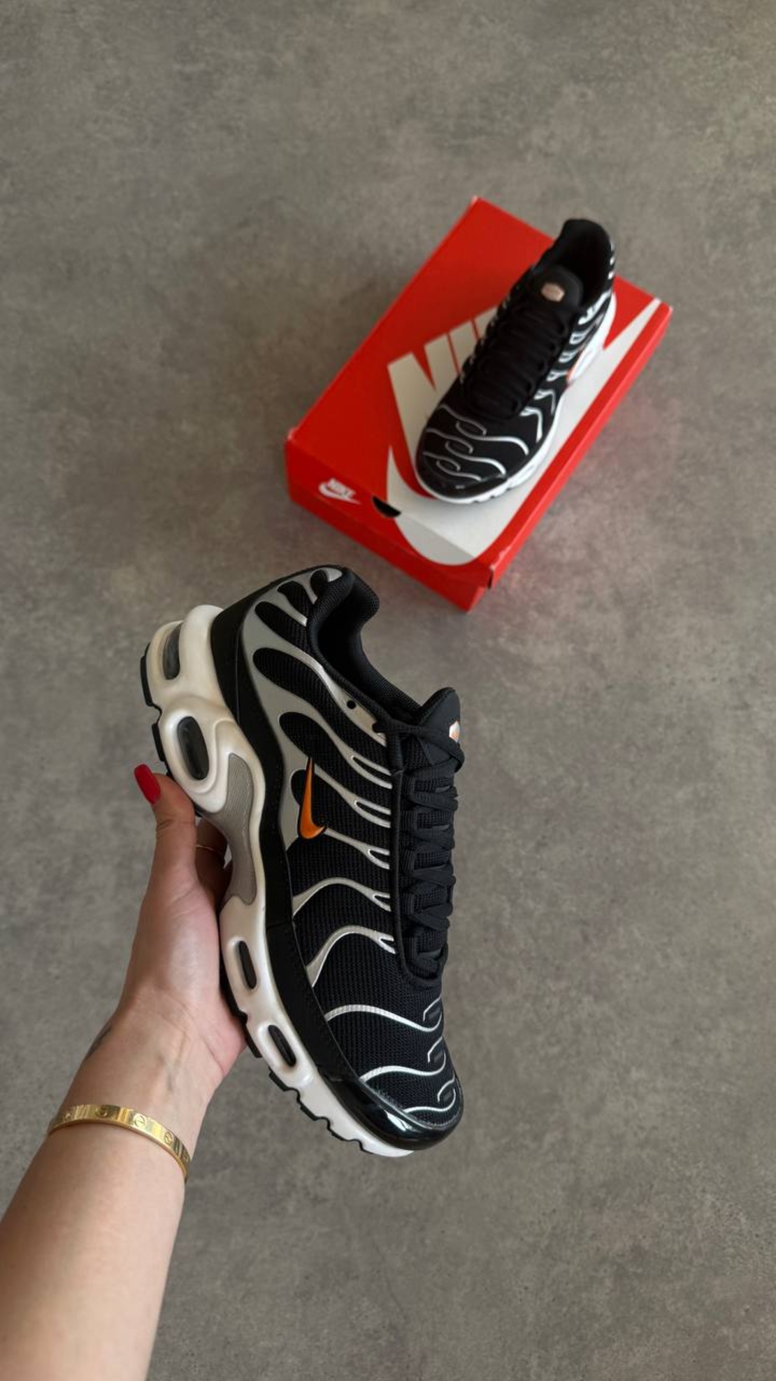 Nike Air Max Plus “Black / Dark Grey / Hyper Crimson”