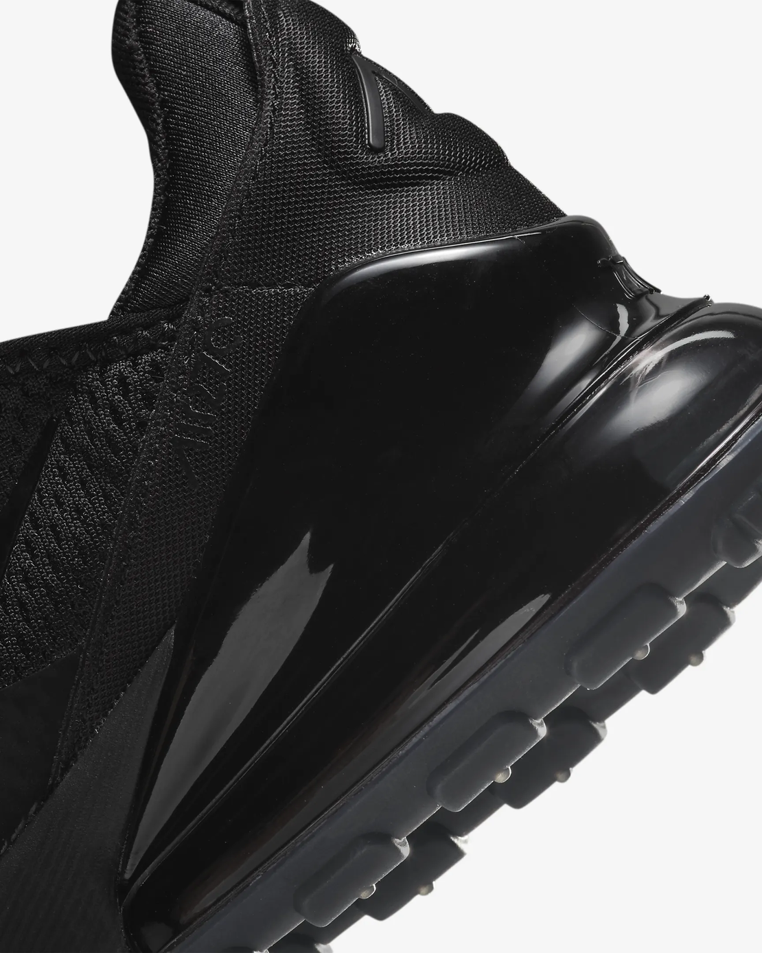 Nike Air Max 270 (OUTLET)