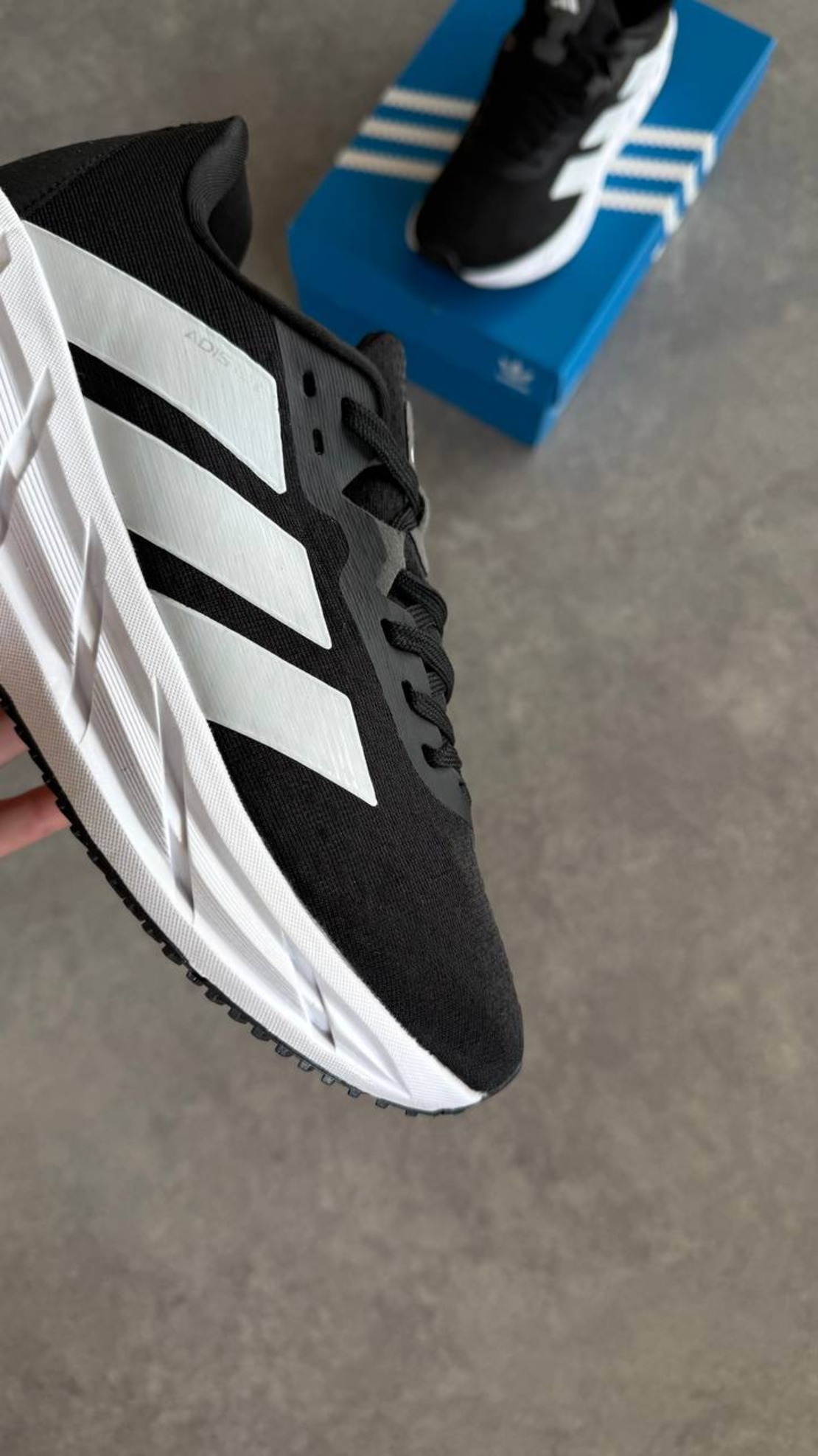 Adistar 3 “Black/White”