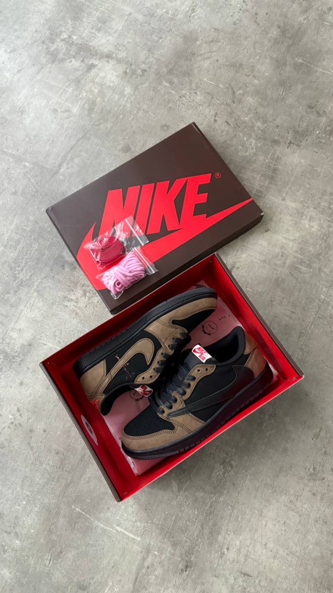 Air Jordan 1 Low Travis Scott “Velvet Brown”