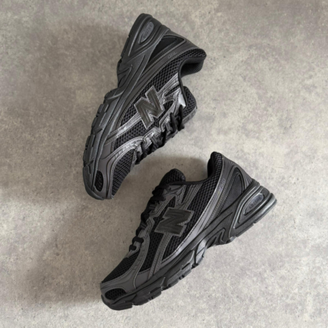 New Balance 740 Black Cement