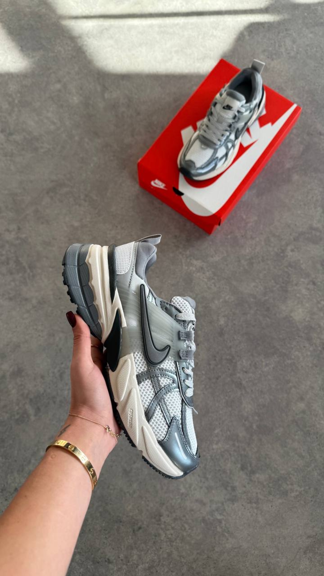 Nike V2K RUN 