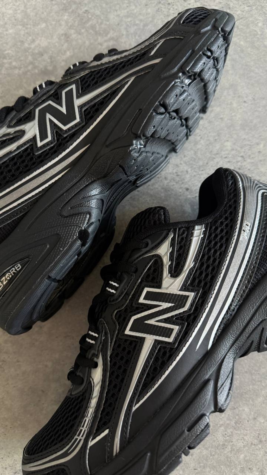 New Balance 740 “Black Silver”