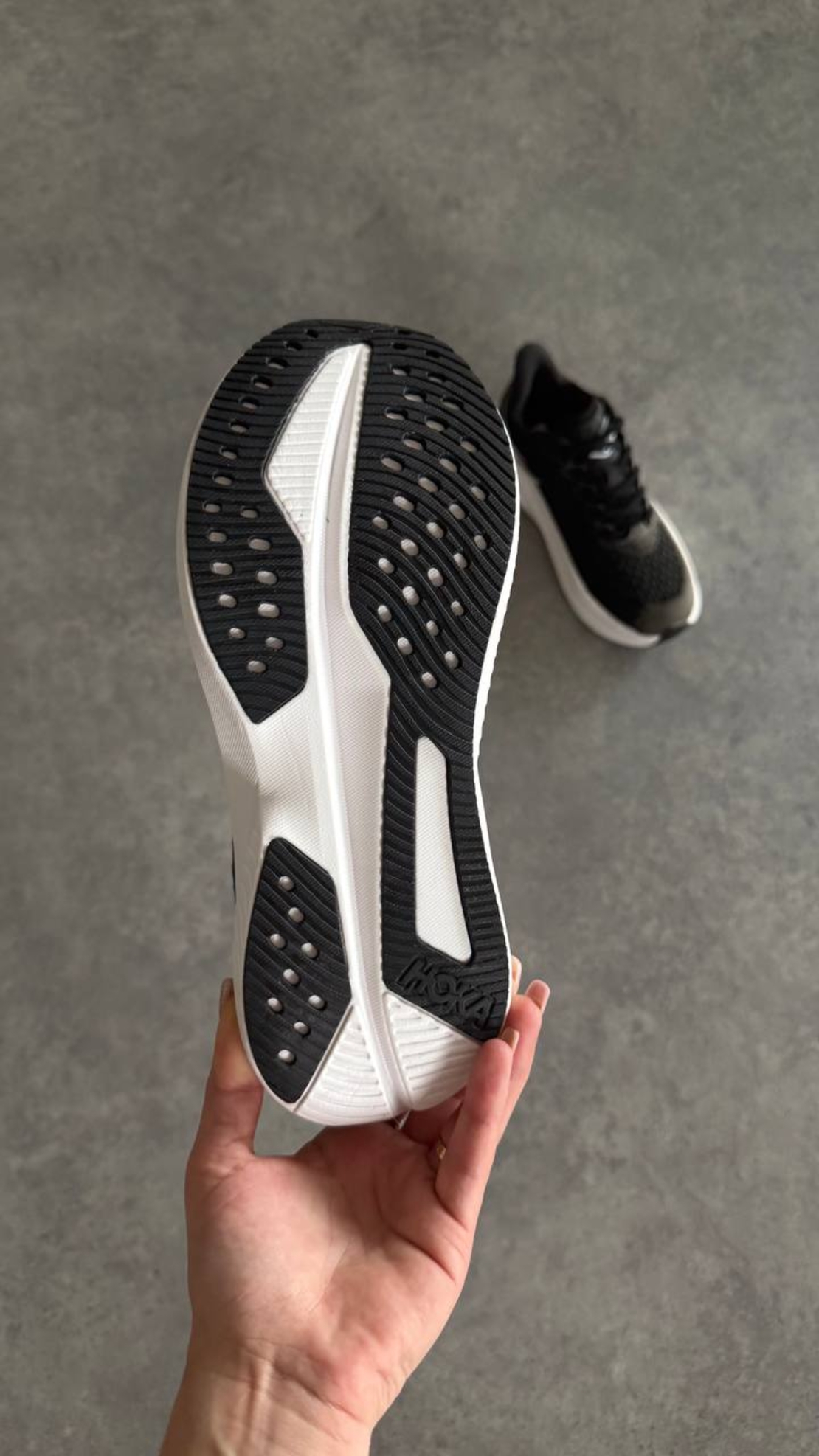 HOKA Mach 6 MEN – Black/White