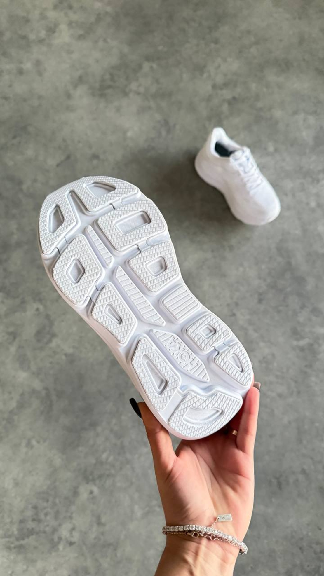Hoka Bondi “Triple White”