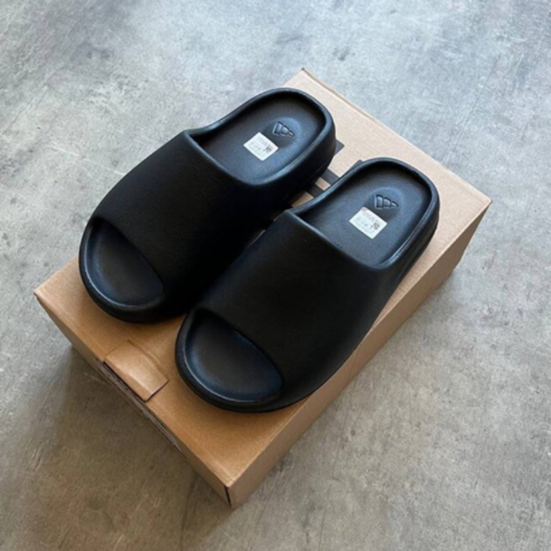 Adidas Yeezy Slide Black