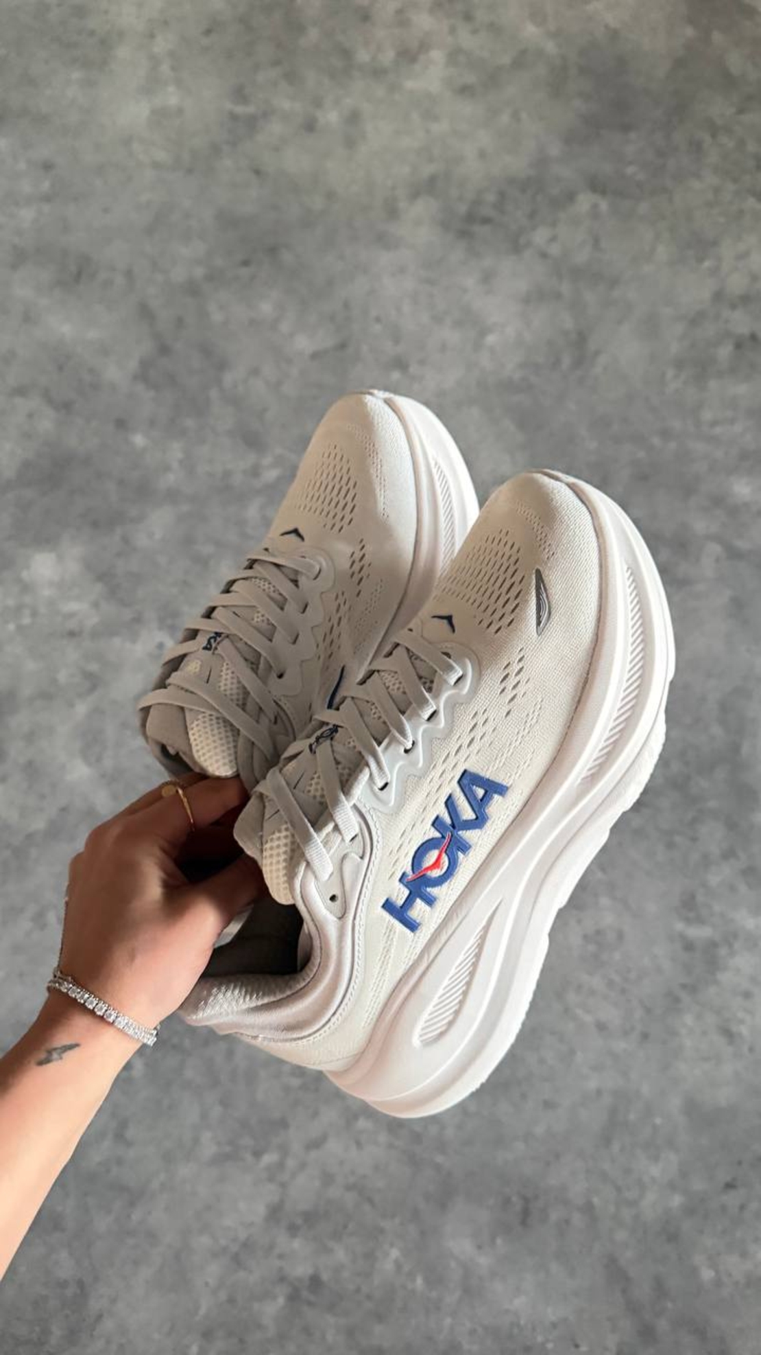 HOKA Bondi “Grey White”