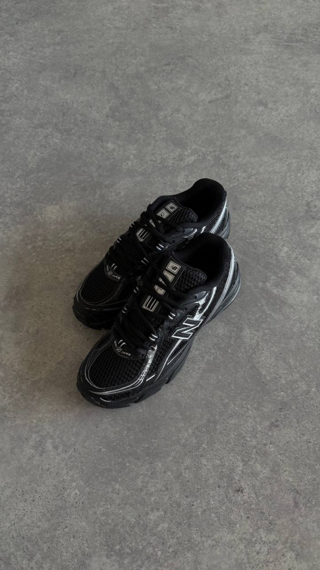 New Balance 740 “Black Silver”
