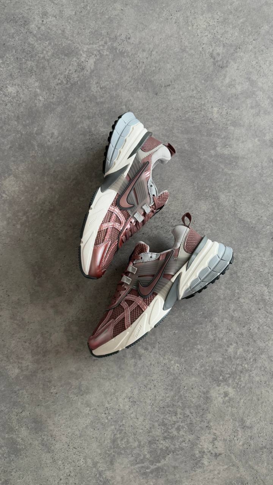 Nike V2K RUN 