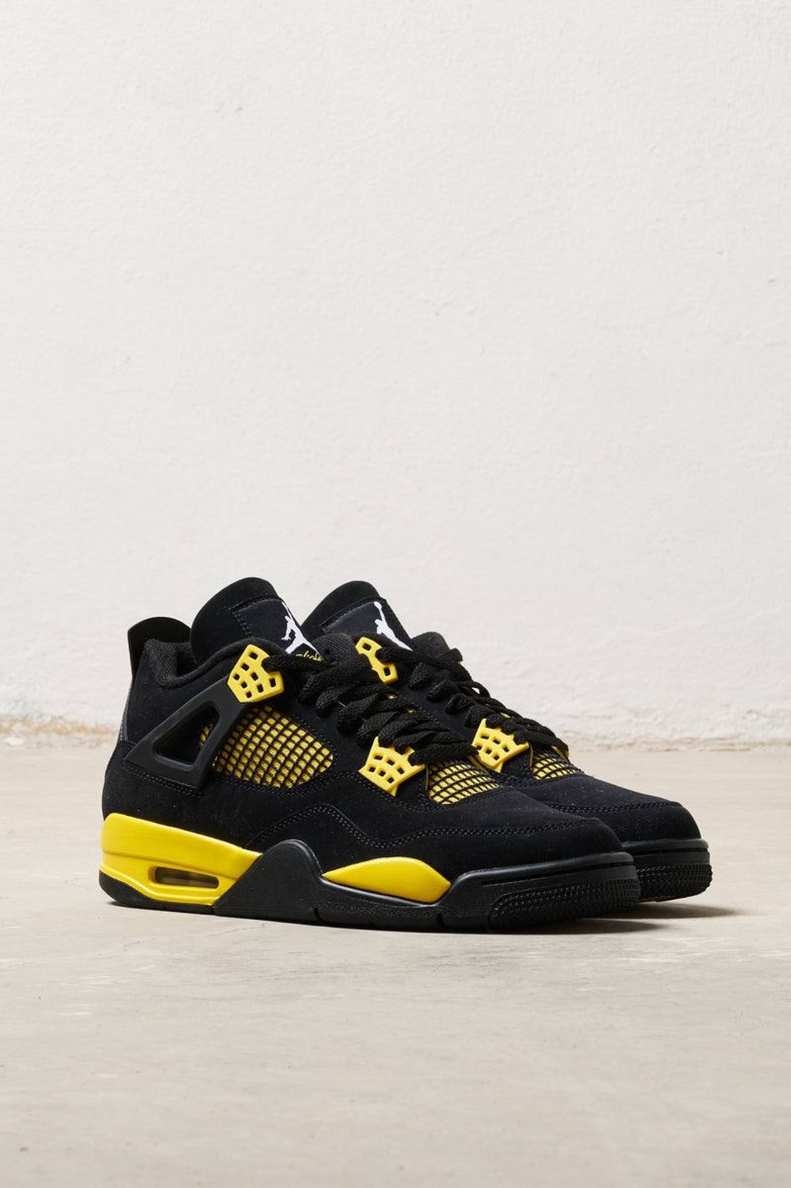 Air Jordan 4 Retro “Yellow Thunder”