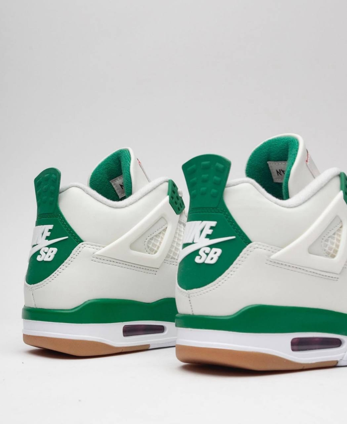 Air Jordan 4 Retro SB Pine Green