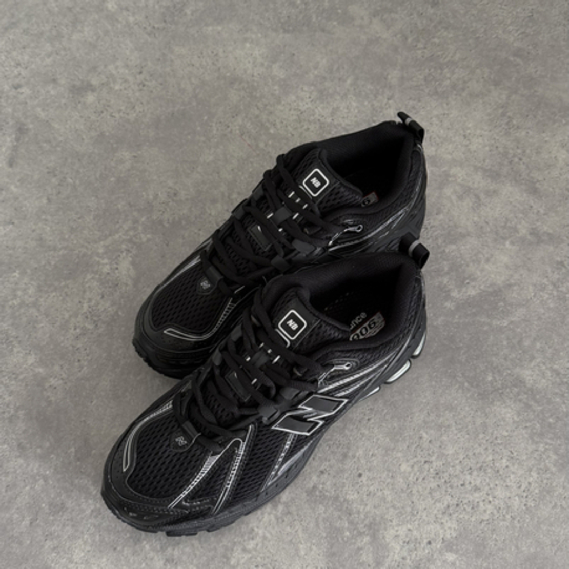 New Balance 1906r “Black Silver”