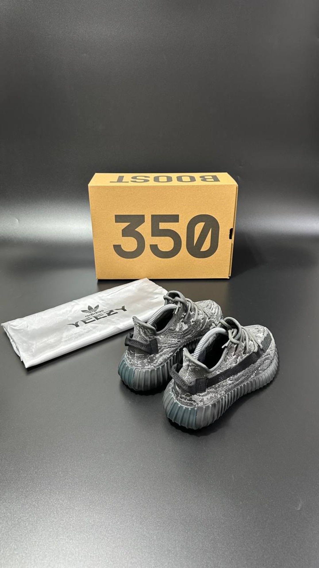 Adidas Yeezy Boost 350 V2 