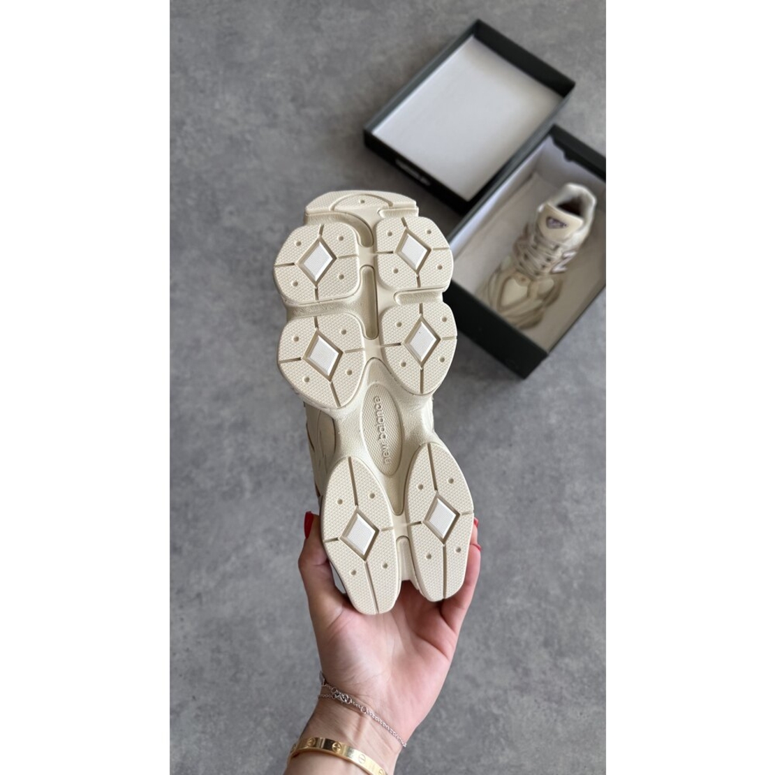 New Balance 9060 Bone Sparrow