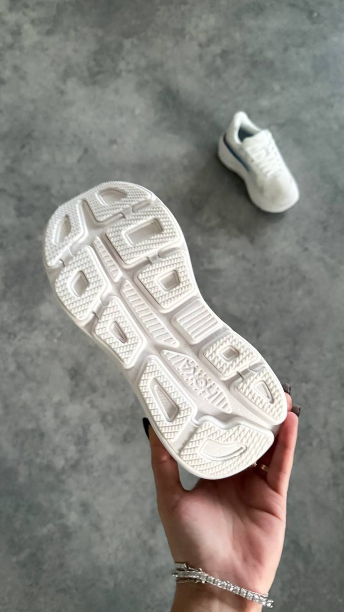 HOKA Bondi “White”