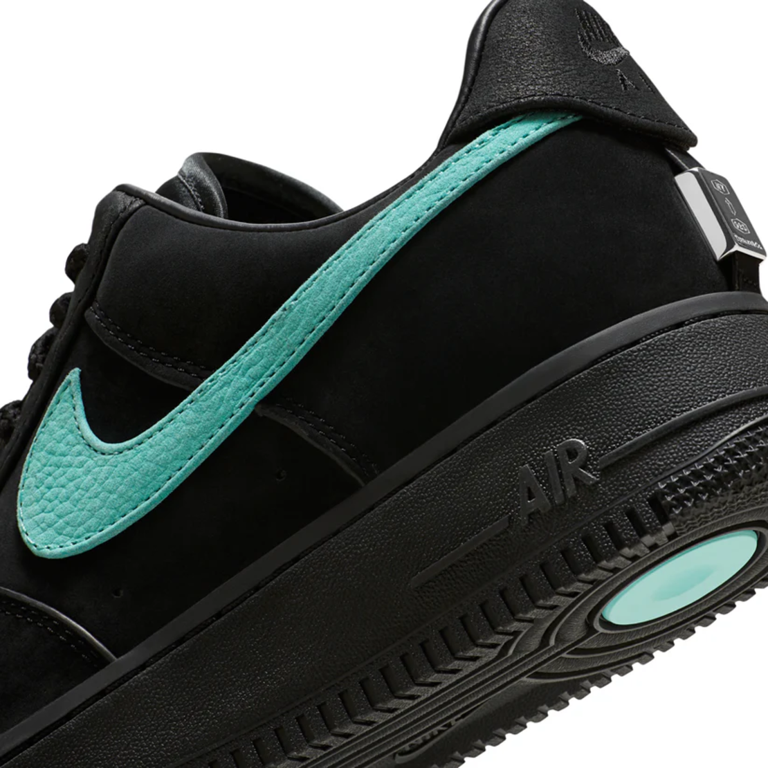 NIKE AIR FORCE 1 x TIFFANY & Co.