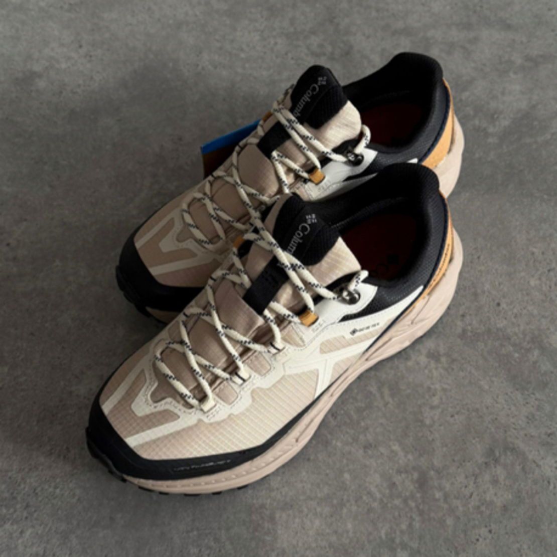 Columbia Outdoor Gore-Tex “Beige”