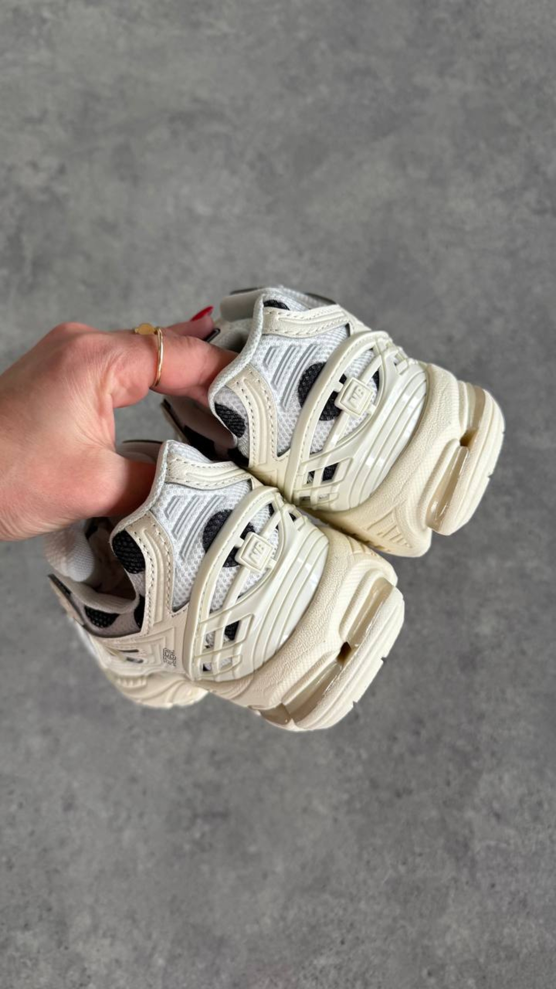 New Balance 1906r “Polka Dot” Phantom