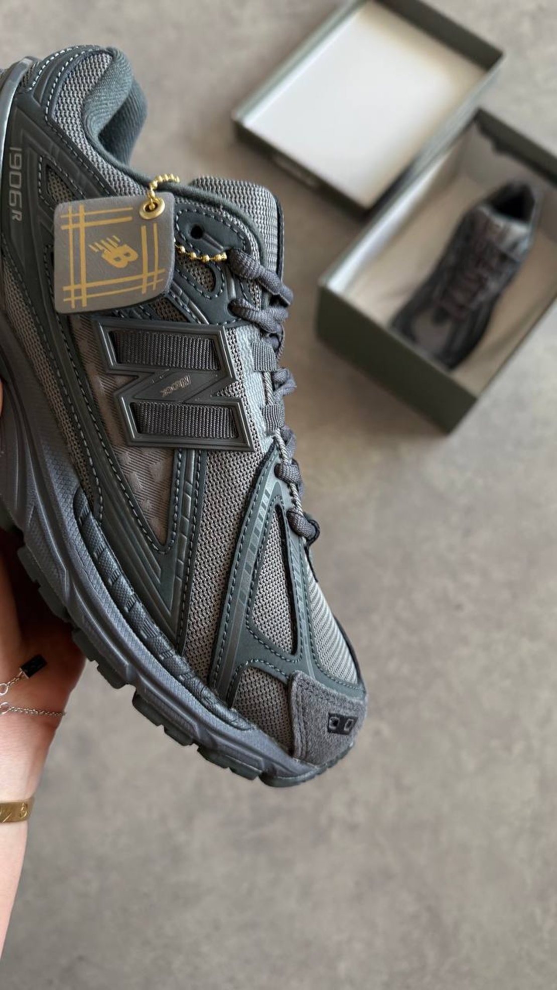 New Balance 1906R “Grayscale” (M1906RHX)