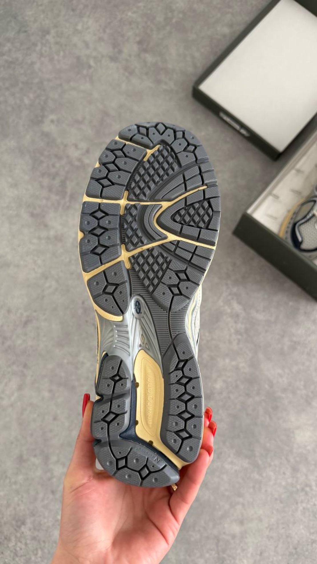 New Balance x thisisneverthat 1906R