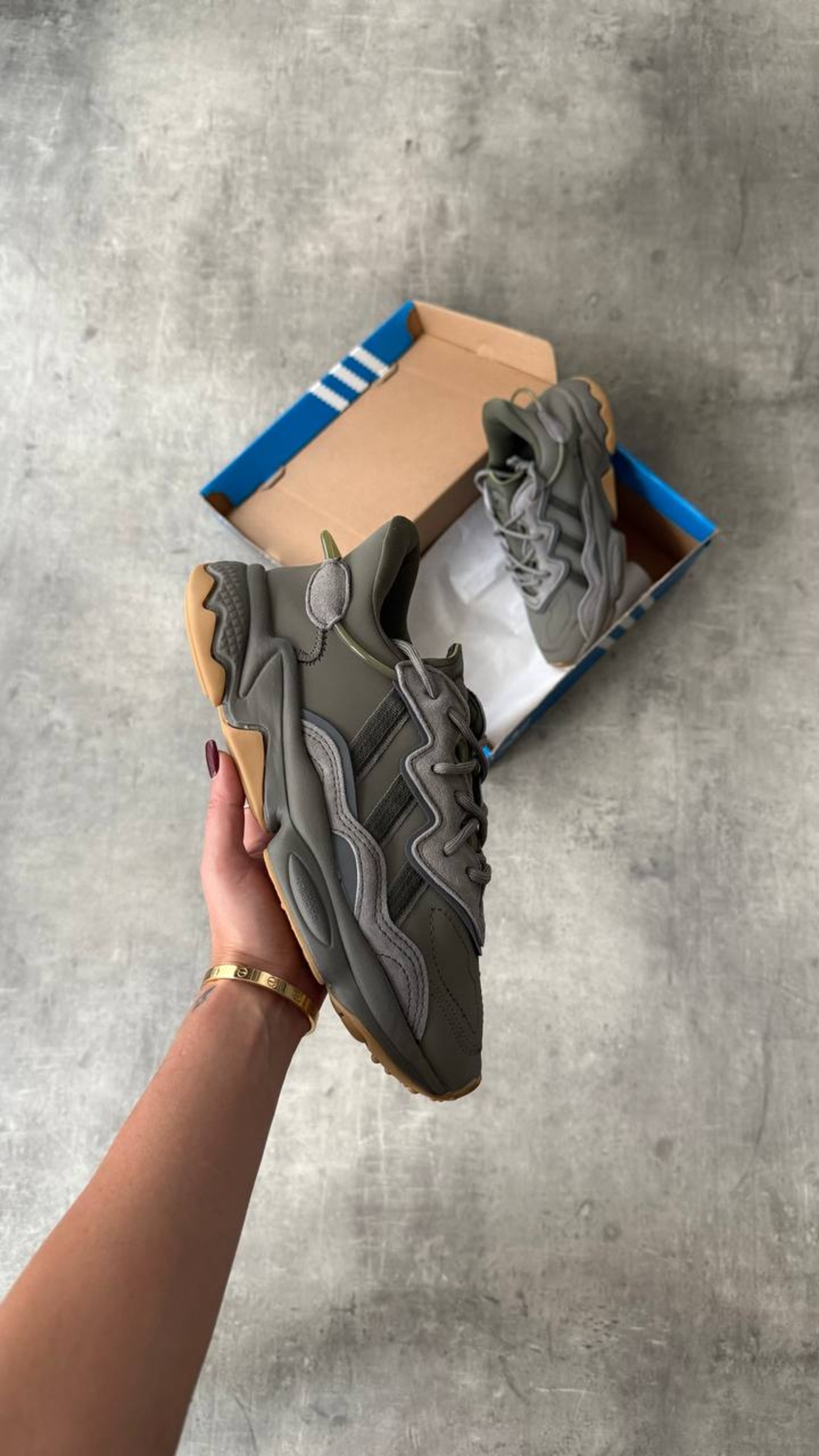 Adidas Ozweego “Raw Khaki”