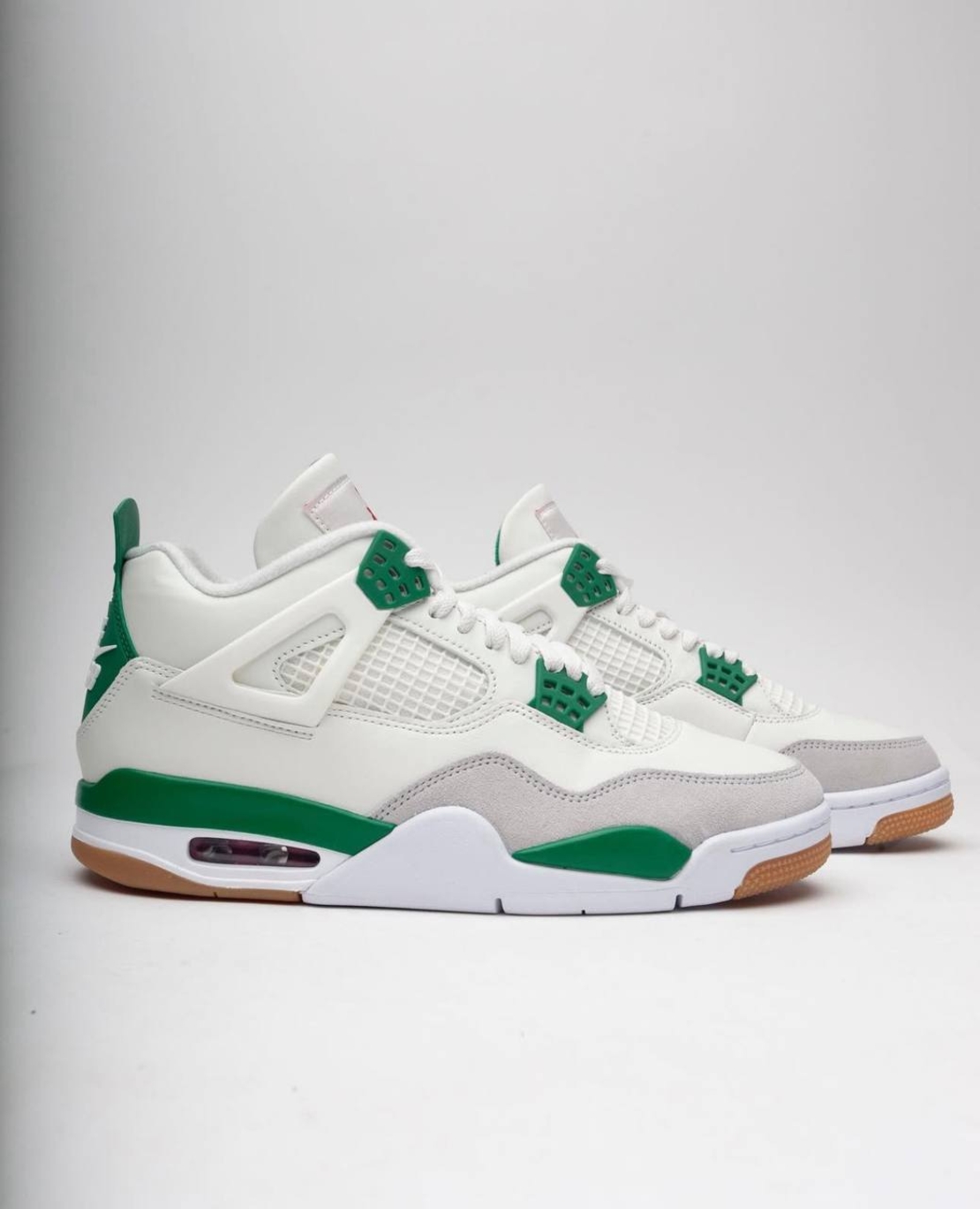 Air Jordan 4 Retro SB Pine Green