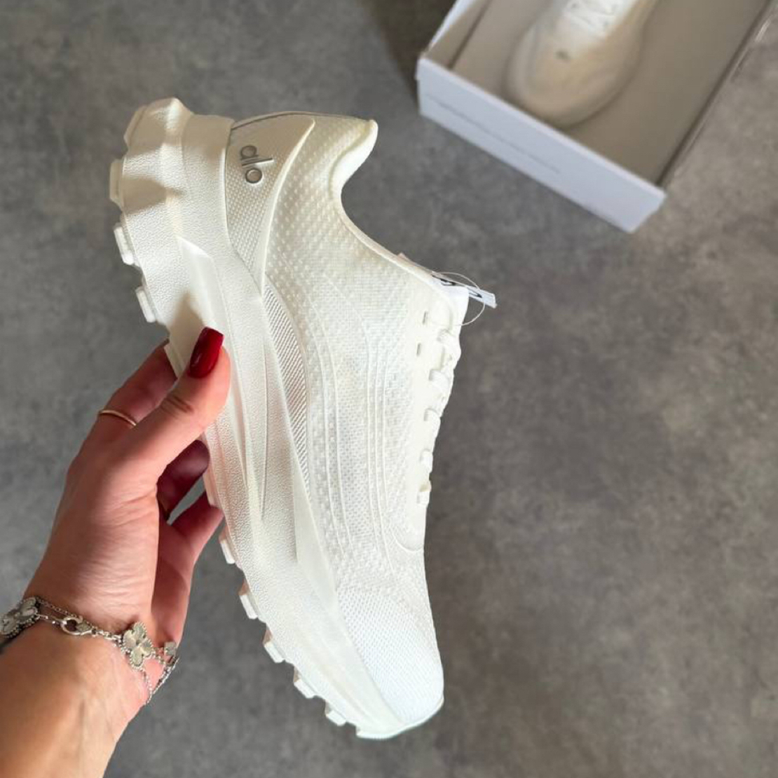 Alo Runner “White”