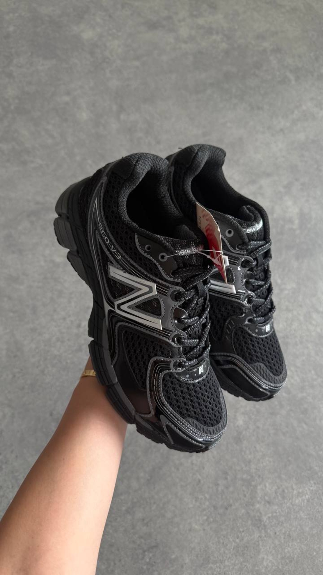 New Balance 860 V3 “Black Silver”