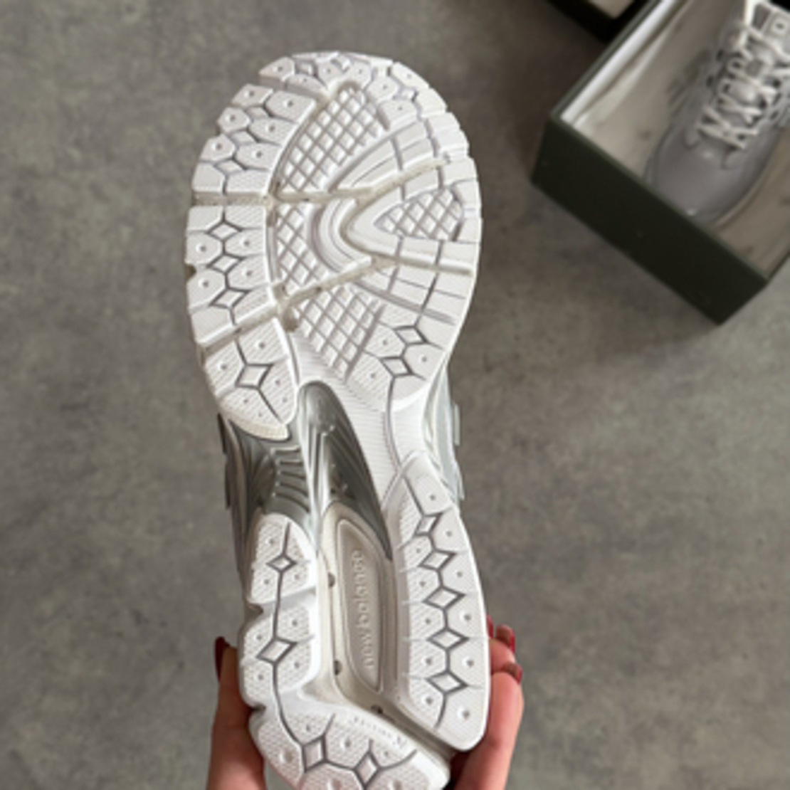 New Balance 1906 W Silver