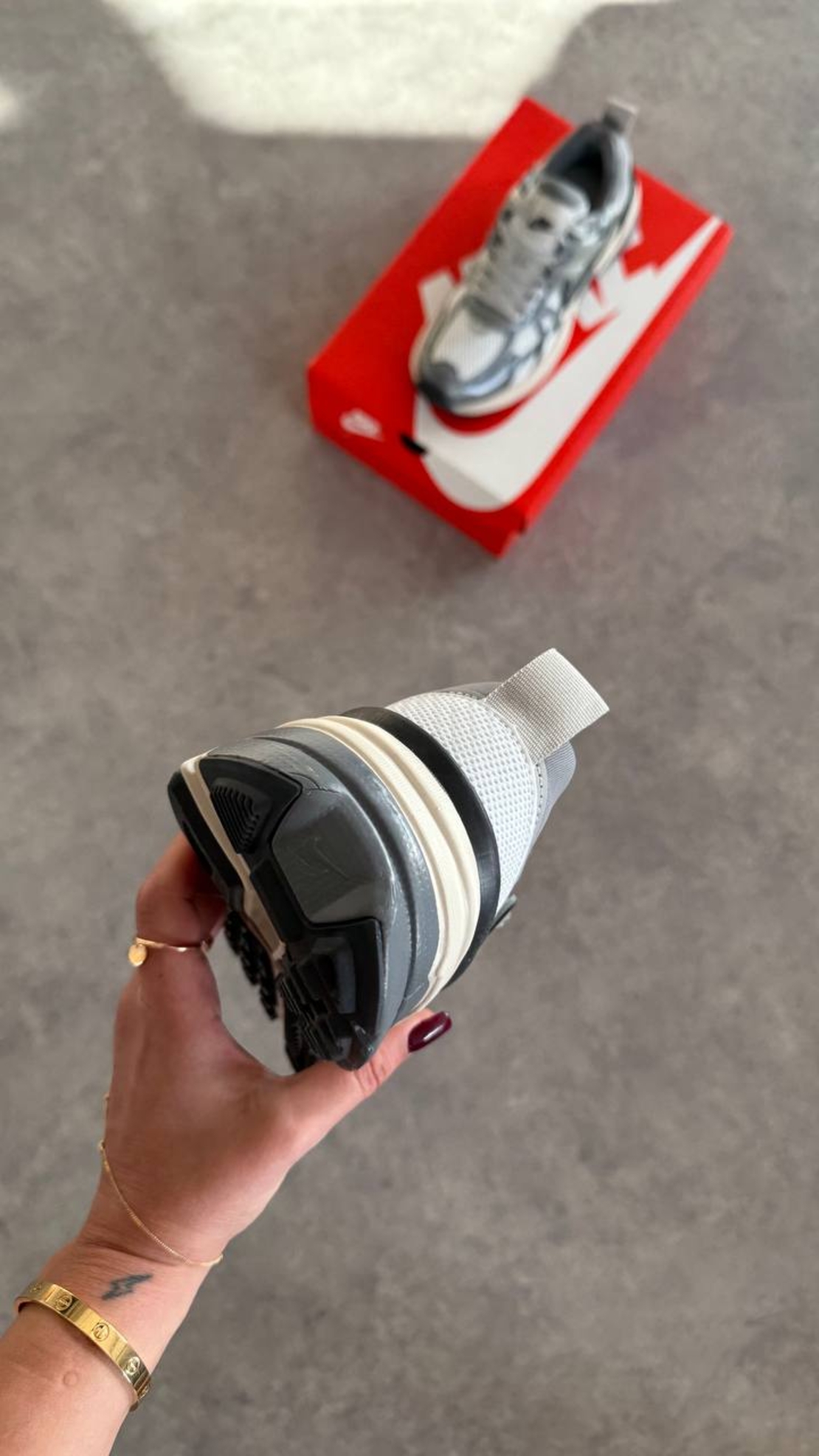 Nike V2K RUN 