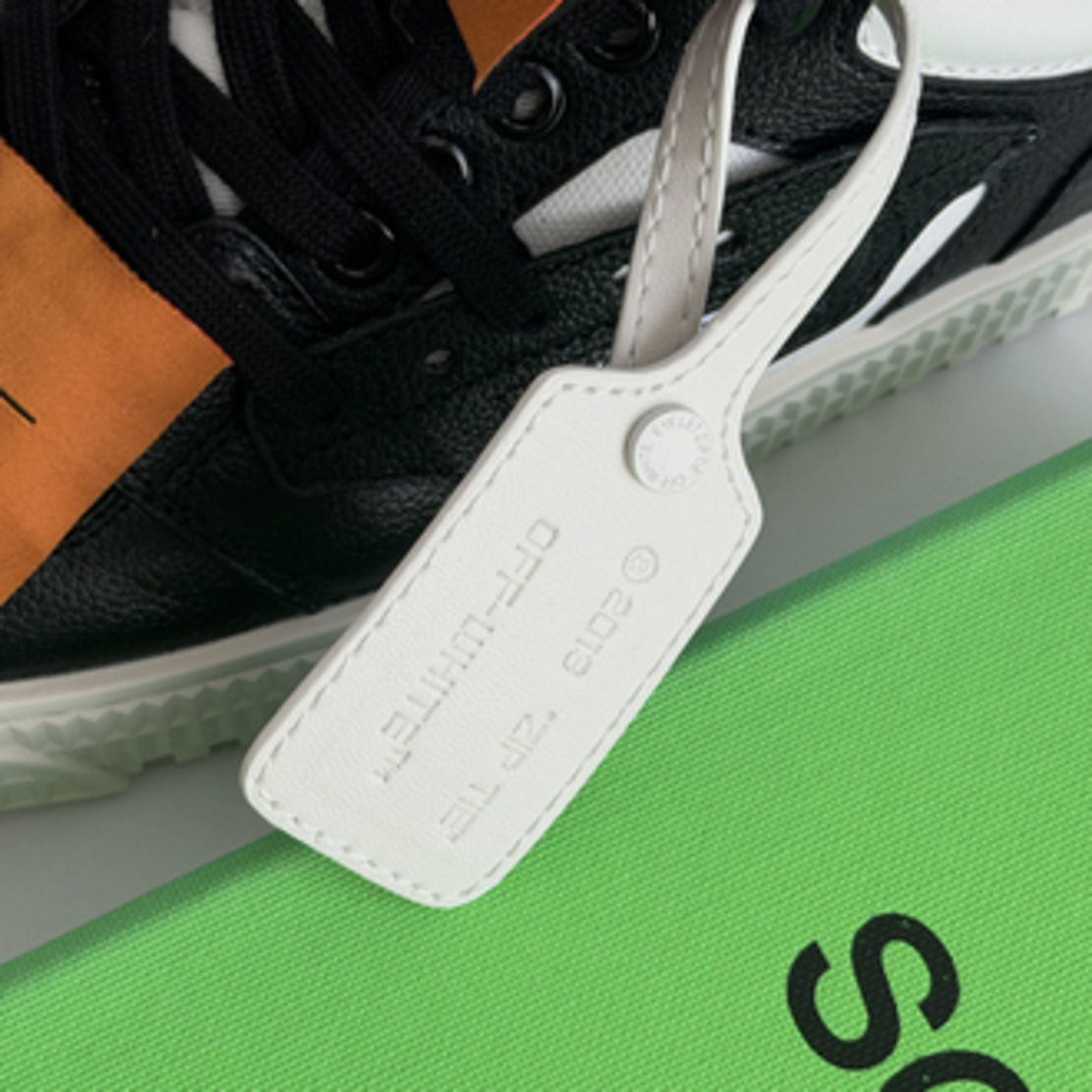 Off White Men “Premium”