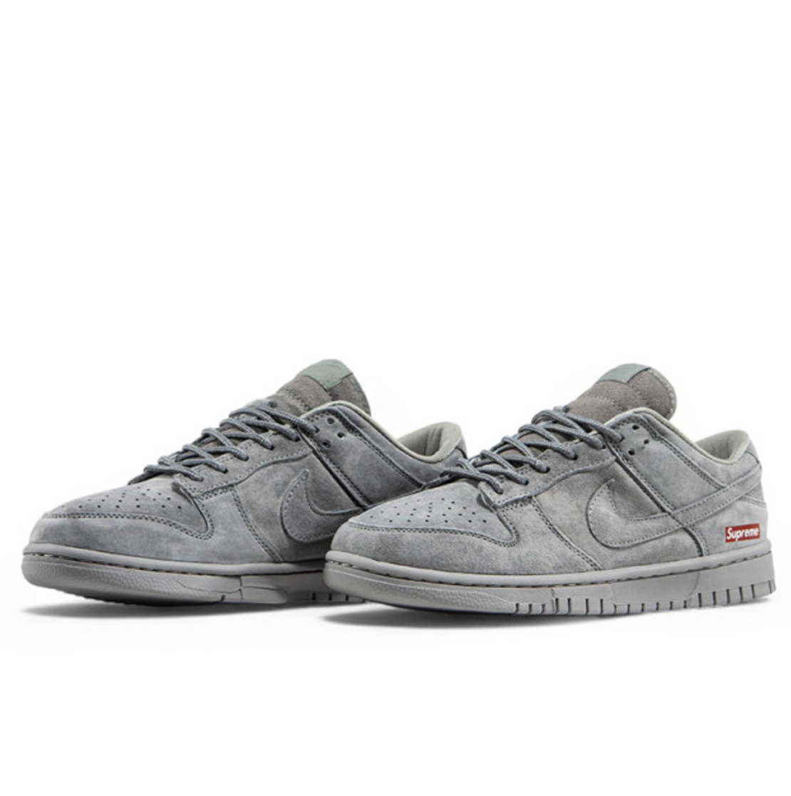 Supreme x Nike Sb Dunk Low  “Grey”