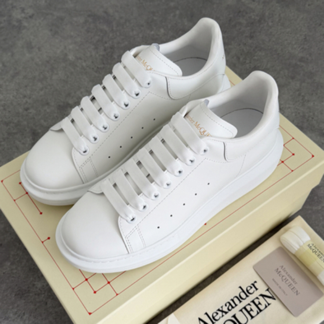 Mcqueen Premium “Men”