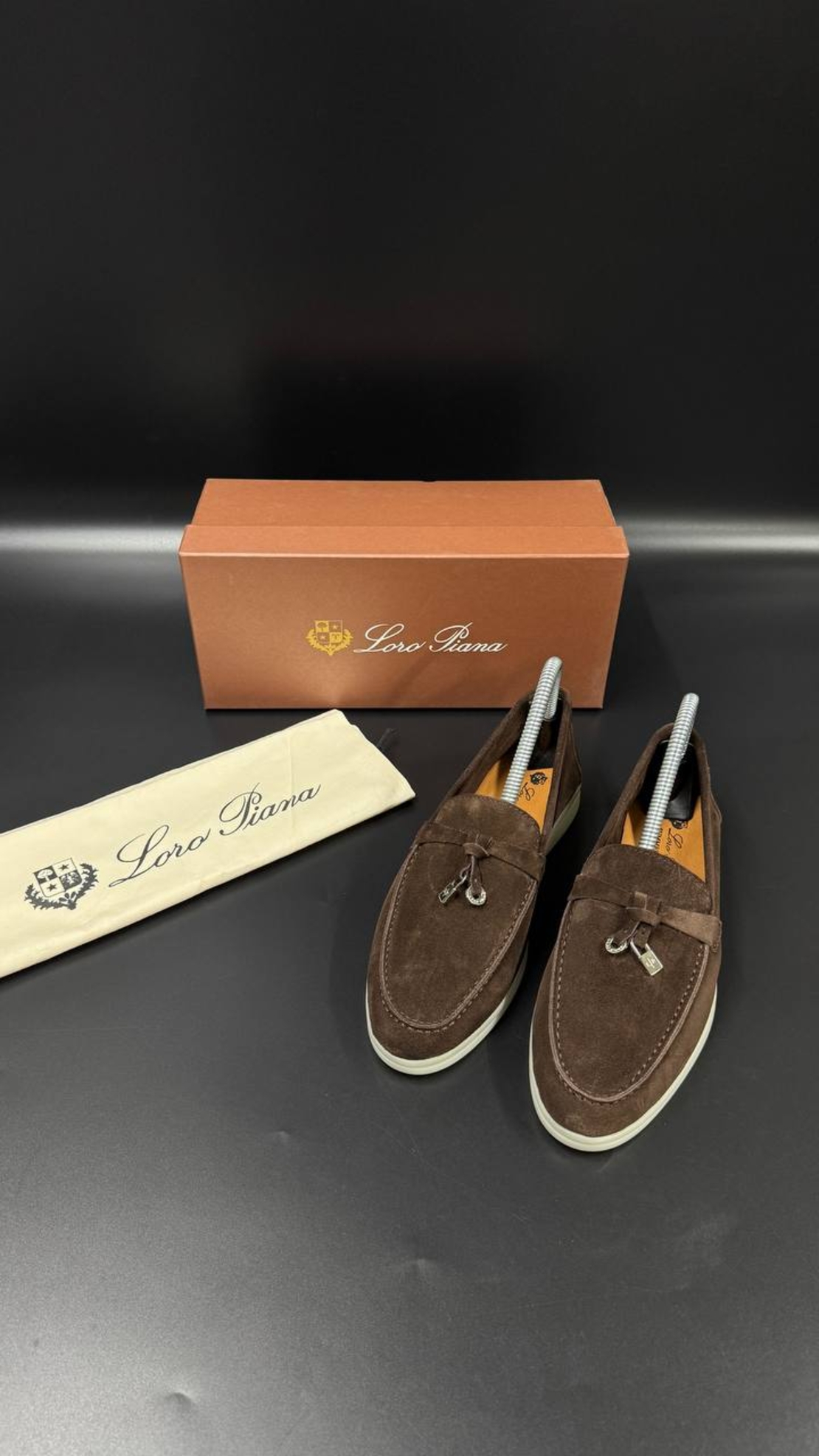 Loro Piana 6